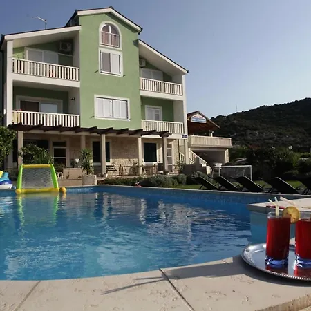 Solo - Peaceful Nature Park Getaway *